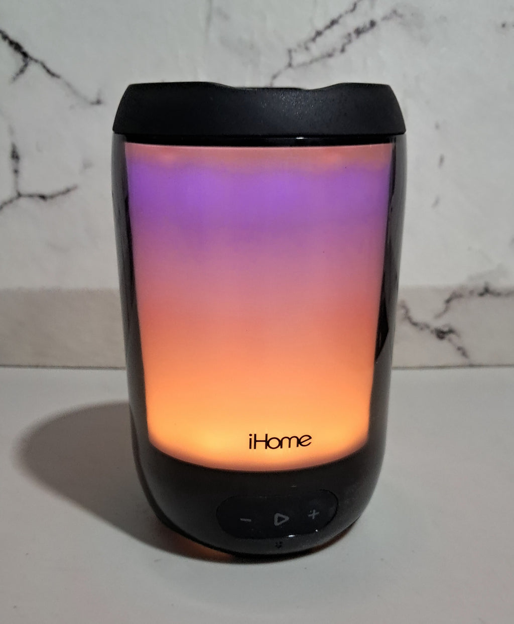 iHome - Bocina - Resistente al Agua - IP67 - Bluetooth - LED