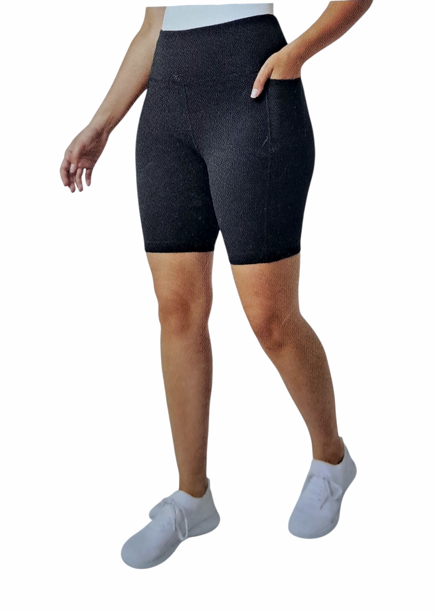 Short ciclista Mondetta tela rib acanalada premium. Negro, talla G, cintura alta. No se transparenta, ideal entrenamiento alto impacto. Minicostos RM.