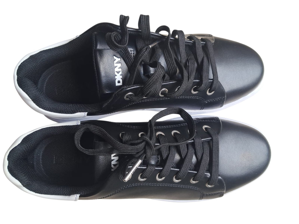 DKNY - Tenis Urbanos - Talla 7 MX - Negro/Blanco - Estilo Minimalista