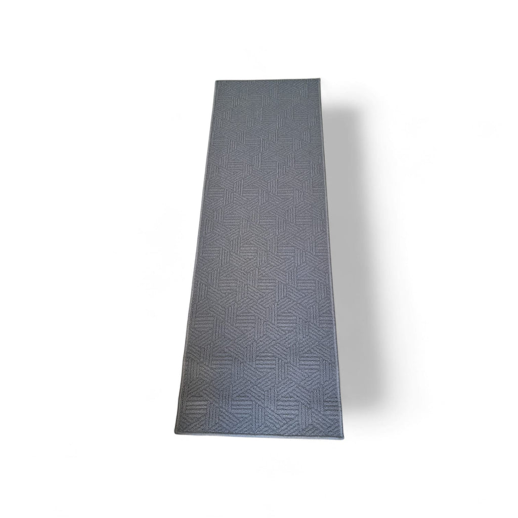 Tapete pasillo Multy Home 60x182 cm. Diseño minimalista con borde beige. Gris, textura agradable. Para pasillos, entradas o junto a la cama. Minicostos RM.
